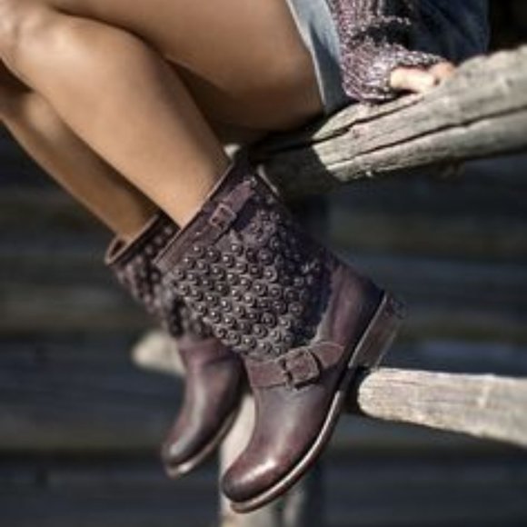 Frye Jenna Studded Disc Vintage Antique Distressed Leather Combat Short Boot - Picture 2 of 16